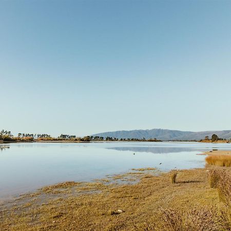 Vila Waterfront Living Redefined Westport Exteriér fotografie